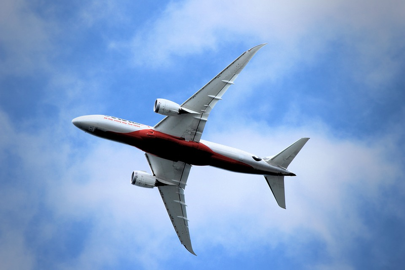 Illustration for article titled Por qué los aviones comerciales vuelan a 10.000 metros de altura (pista: las aerolíneas salen ganado)